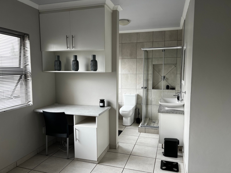 3 Bedroom Property for Sale in Van Der Hoff Park North West
